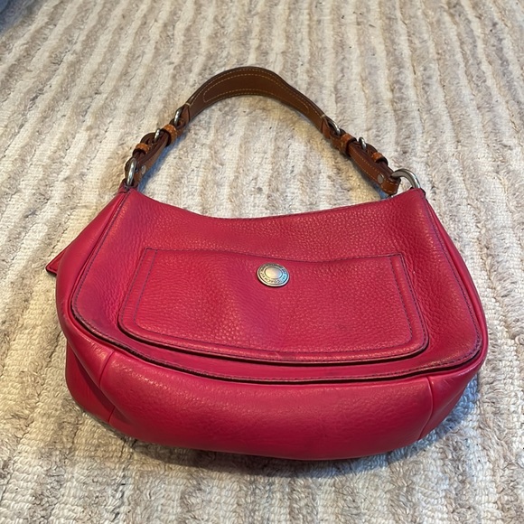 Coach Pink Leather Shoulder Bag - Picture 3 of 10